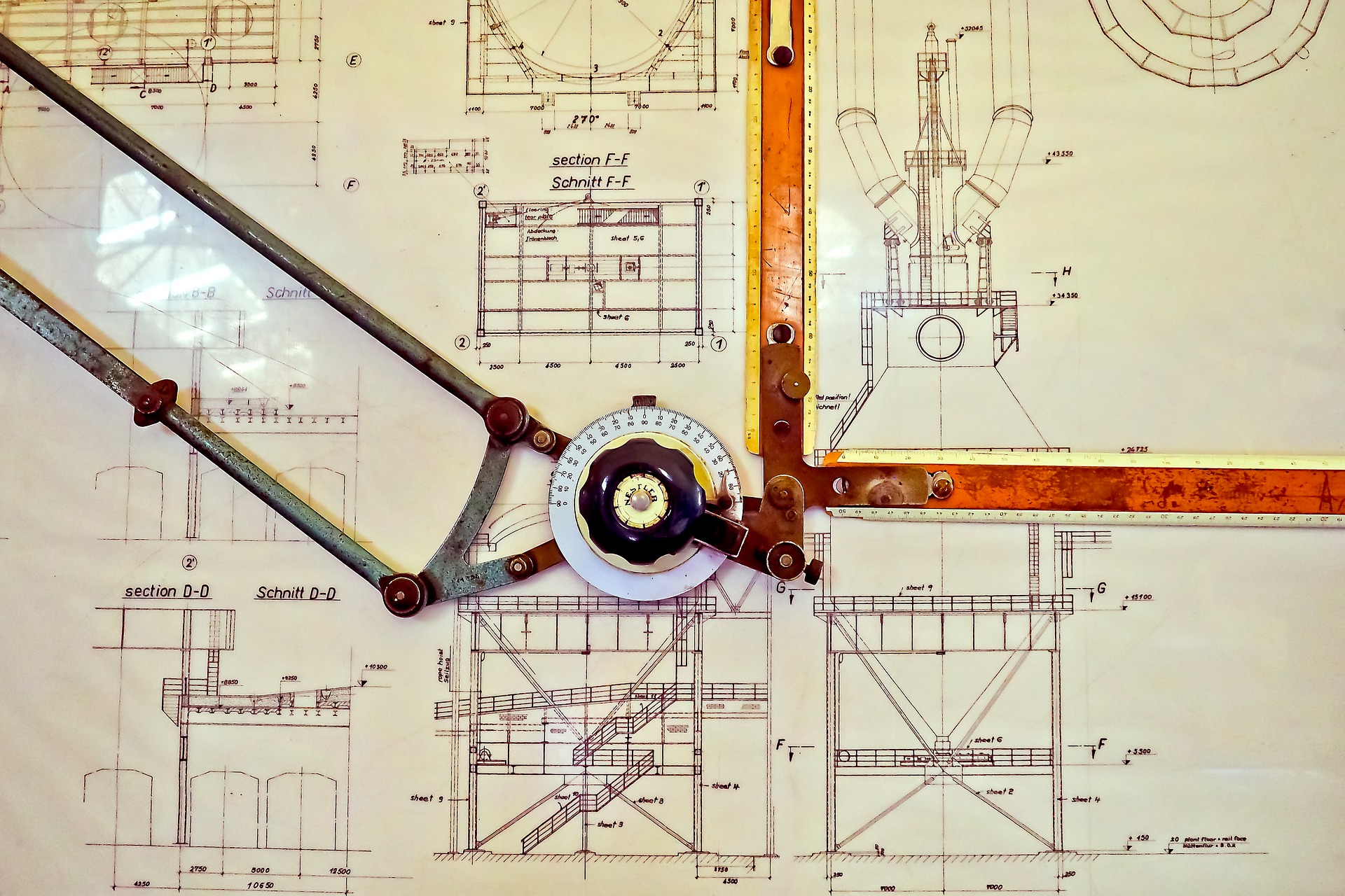drawing-board-2863664_1920 CAD Navrhování
